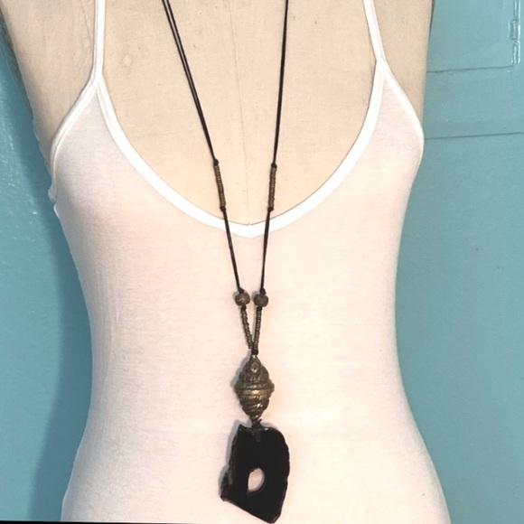 Urban Outfitters Women's Sliced Black Agate Statement Necklace - Picture 3 of 5